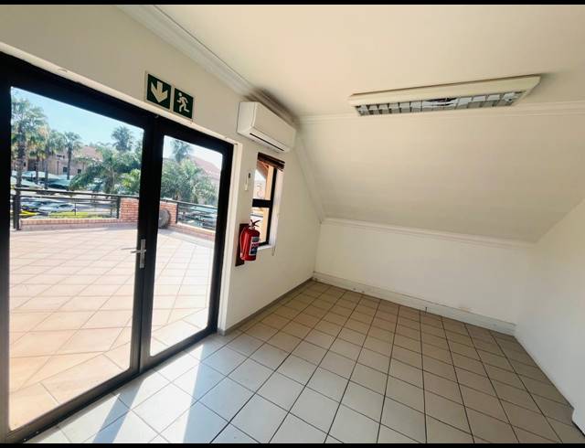 92M² OFFICE TO LET IN FOURWAYS